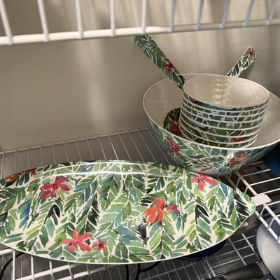 LOT 64K: Large Pantry Closet Clearout!