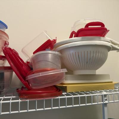 LOT 64K: Large Pantry Closet Clearout!