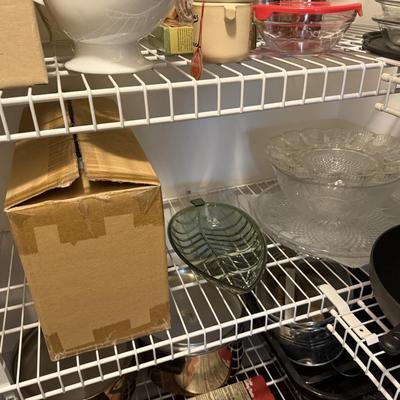 LOT 64K: Large Pantry Closet Clearout!