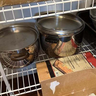 LOT 64K: Large Pantry Closet Clearout!