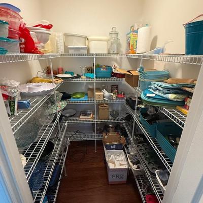 LOT 64K: Large Pantry Closet Clearout!