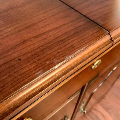 LOT 78 D: Hutch & Extendable Sideboard