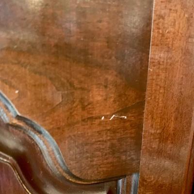 LOT 78 D: Hutch & Extendable Sideboard