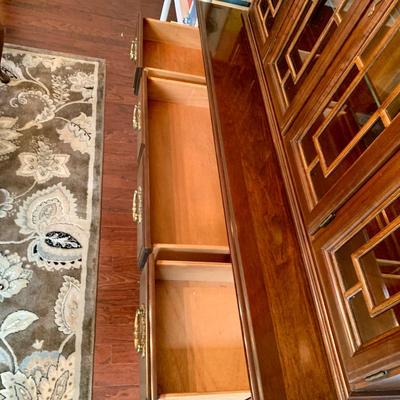 LOT 78 D: Hutch & Extendable Sideboard