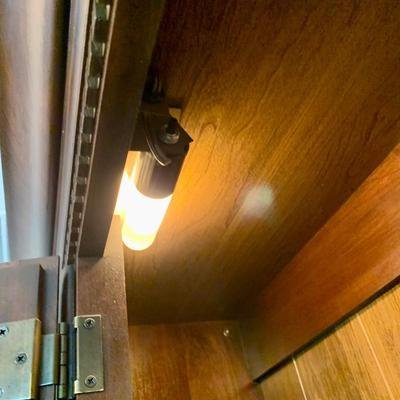 LOT 78 D: Hutch & Extendable Sideboard