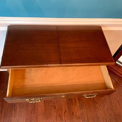 LOT 78 D: Hutch & Extendable Sideboard