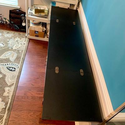 LOT 78 D: Hutch & Extendable Sideboard