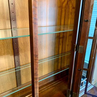 LOT 78 D: Hutch & Extendable Sideboard