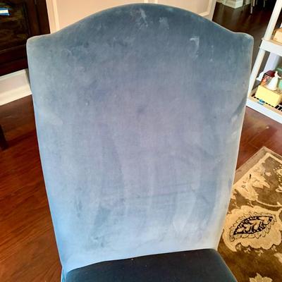 LOT 79 D: Dining Room Table, 6 Dining Chairs, Extra Leaf, & Pads