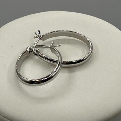 LOT 81J: Sterling Silver Necklaces and Earrings