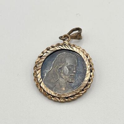 LOT 85J: .999 Fine Silver Jesus Pendant - 8.1 grams