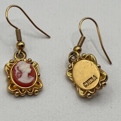 LOT 94J: Gold Tone Necklaces and More