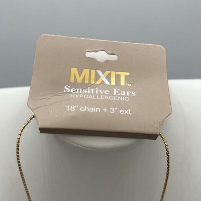 LOT 94J: Gold Tone Necklaces and More