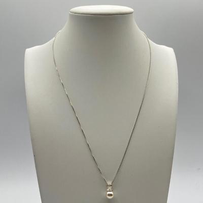 LOT 98J: Sterling Silver 18" Necklace w/ Cultured Pearl Pendant