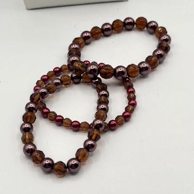 LOT 100J: Necklaces, Bracelets and Earrings