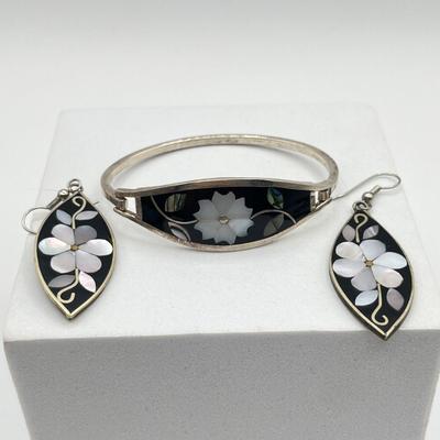 LOT 109J: Alpaca Mexico Silver Bracelet and Earrings