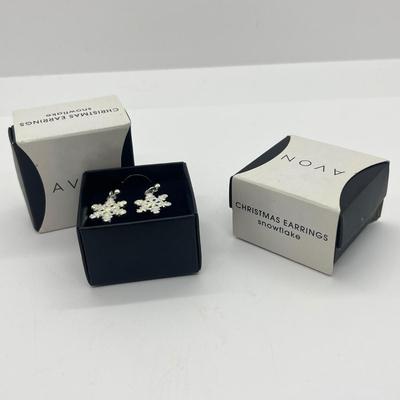 LOT 143J: Christmas Themed Avon Jewelry in Original Boxes