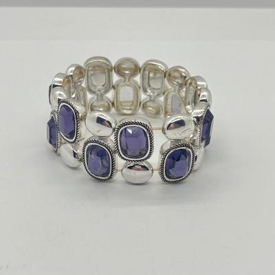 LOT 147J: Assortment of Unique Jewelry: Necklaces, Earrings and More!