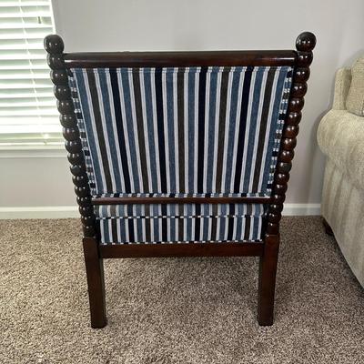 LOT 173L: Beautiful Wooden Accent Chair