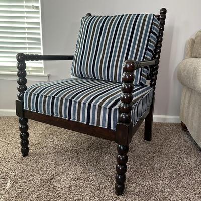 LOT 173L: Beautiful Wooden Accent Chair