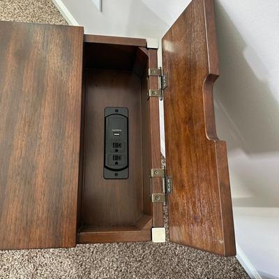 LOT 174L: Side Table w/ Built in Charging Station