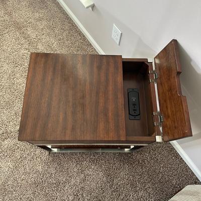 LOT 174L: Side Table w/ Built in Charging Station