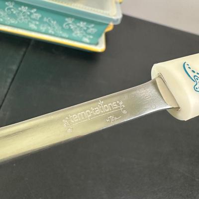 LOT 179K: Temptations Floral Lace Collection & More