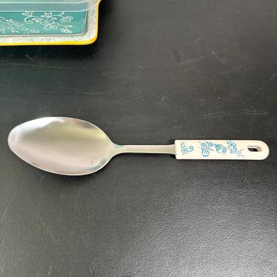 LOT 179K: Temptations Floral Lace Collection & More