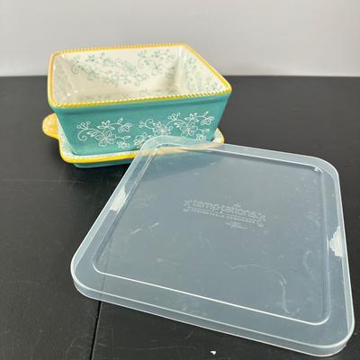 LOT 179K: Temptations Floral Lace Collection & More