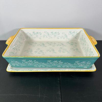 LOT 179K: Temptations Floral Lace Collection & More