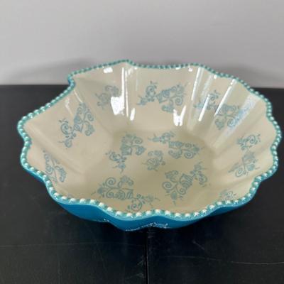 LOT 179K: Temptations Floral Lace Collection & More