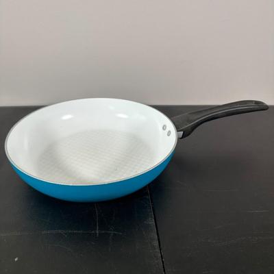 LOT 180K: Silverstone Cookware Blue Pots & Pans Set