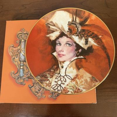 LOT 181L: Avon Decorative Plate Collection - Mrs. P.F.E. Albee Seasons Portrait Plates & Avon Anniversary Commemorative Plates