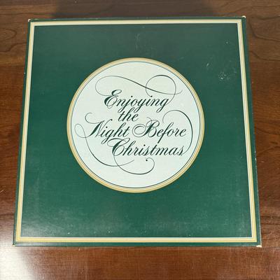 LOT 182L: Vintage Avon Christmas Memories Series Plates w/ Boxes - 1981-1984