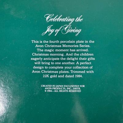 LOT 182L: Vintage Avon Christmas Memories Series Plates w/ Boxes - 1981-1984