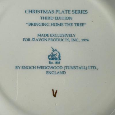 LOT 183L: Vintage Avon Christmas Plates w/ Boxes - 1975-1979
