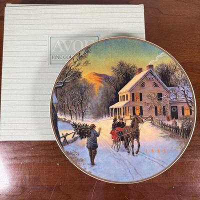 LOT 184L: Avon Christmas Plates w/ Boxes 1987-1993