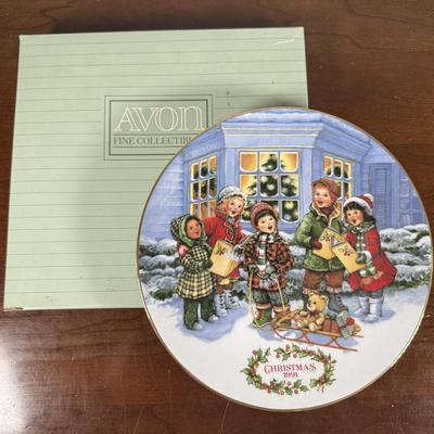 LOT 184L: Avon Christmas Plates w/ Boxes 1987-1993