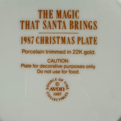 LOT 184L: Avon Christmas Plates w/ Boxes 1987-1993