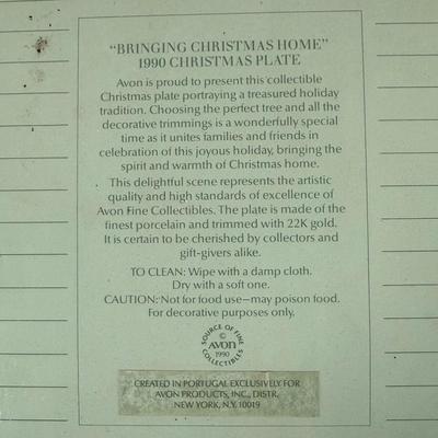 LOT 184L: Avon Christmas Plates w/ Boxes 1987-1993