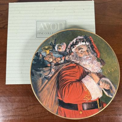 LOT 184L: Avon Christmas Plates w/ Boxes 1987-1993