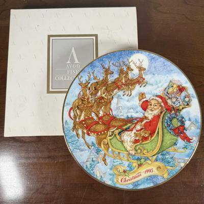 LOT 184L: Avon Christmas Plates w/ Boxes 1987-1993