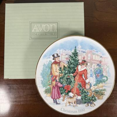 LOT 184L: Avon Christmas Plates w/ Boxes 1987-1993