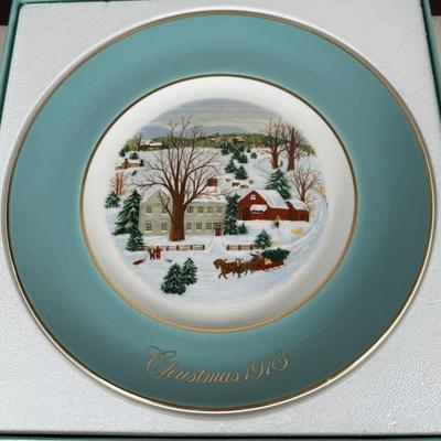 LOT 185L: Avon - Vintage Christmas Plates, Sweet Country Harvest S&P Shakers & Country Den Ceramic Tankard - all w/ Boxes