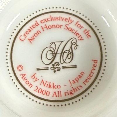 LOT 186L: Avon Honor Society Mrs. P.F.E. Albee Commemorative Tea Cup & Saucer Sets w/ Boxes - 1998-2001, 2004