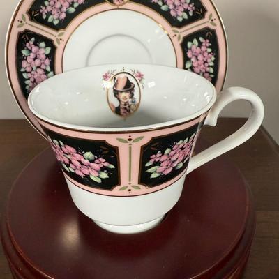 LOT 186L: Avon Honor Society Mrs. P.F.E. Albee Commemorative Tea Cup & Saucer Sets w/ Boxes - 1998-2001, 2004