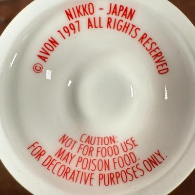 LOT 187L: Avon Honor Society Mrs. P.F.E. Albee Commemorative Tea Cup & Saucer Sets w/ Boxes - 1991, 1994-1997