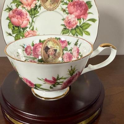 LOT 187L: Avon Honor Society Mrs. P.F.E. Albee Commemorative Tea Cup & Saucer Sets w/ Boxes - 1991, 1994-1997