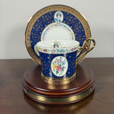 LOT 187L: Avon Honor Society Mrs. P.F.E. Albee Commemorative Tea Cup & Saucer Sets w/ Boxes - 1991, 1994-1997