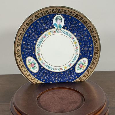 LOT 187L: Avon Honor Society Mrs. P.F.E. Albee Commemorative Tea Cup & Saucer Sets w/ Boxes - 1991, 1994-1997